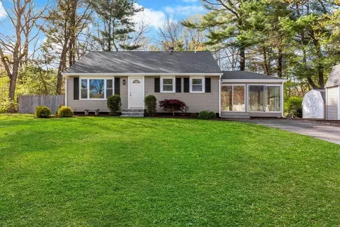 215 Paul Revere Ter, Taunton, MA 02780