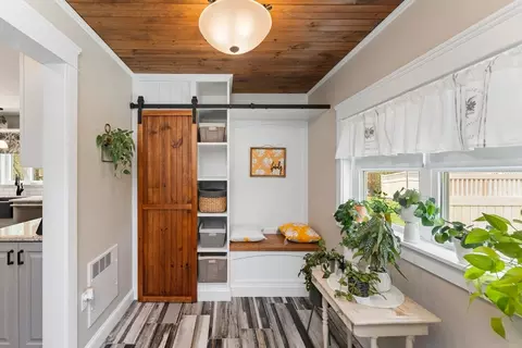 Entry Way - 60 Saint Andre Dr, Uxbridge, MA 01569 photo 2 of 3