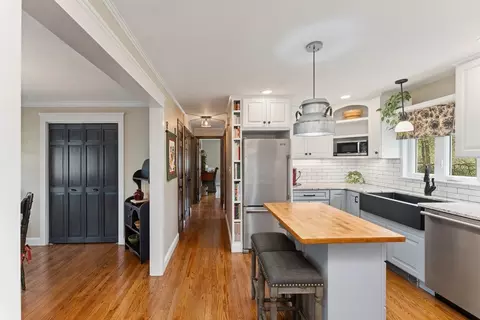 Entry Way - 60 Saint Andre Dr, Uxbridge, MA 01569 photo 1 of 3