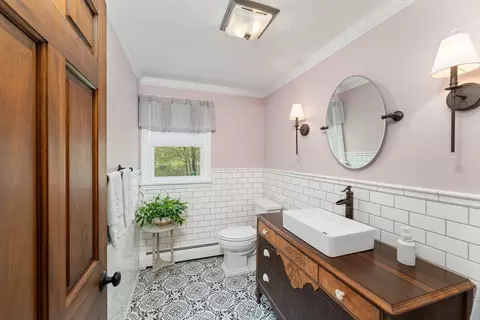 Bath - 60 Saint Andre Dr, Uxbridge, MA 01569 photo 1 of 3