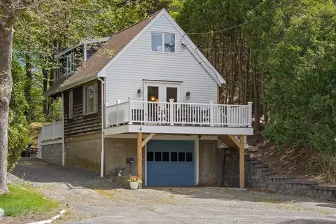 4 Agawam Ave, Ipswich, MA 01938
