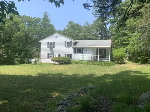 252 Gardner St, Hingham, MA 02043 photo 2