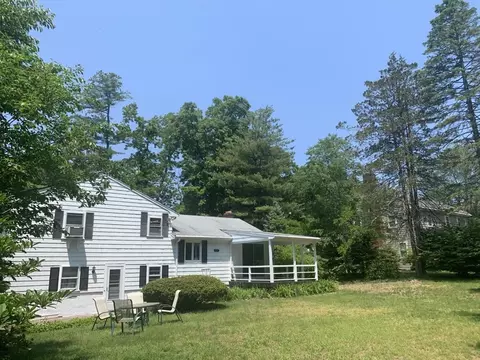 252 Gardner St, Hingham, MA 02043 photo 4