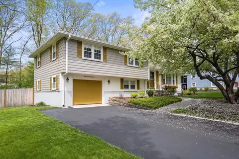 39 Woodland Dr, Weymouth, MA 02190