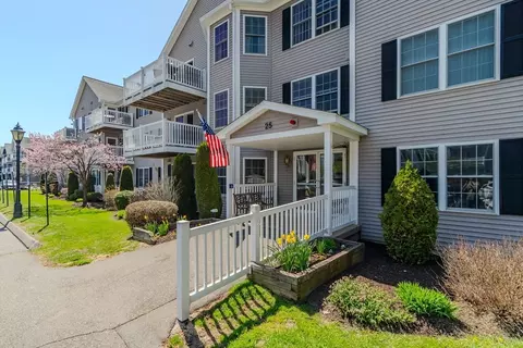 25 Greenleaves Dr #520, Amherst, MA 01002