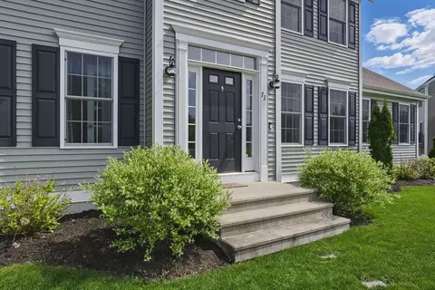 73 Sparrow Way, Raynham, MA 02767 photo 5