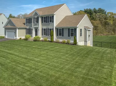 73 Sparrow Way, Raynham, MA 02767 photo 4