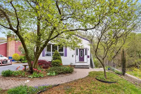 16 Shady Ave, Wakefield, MA 01880