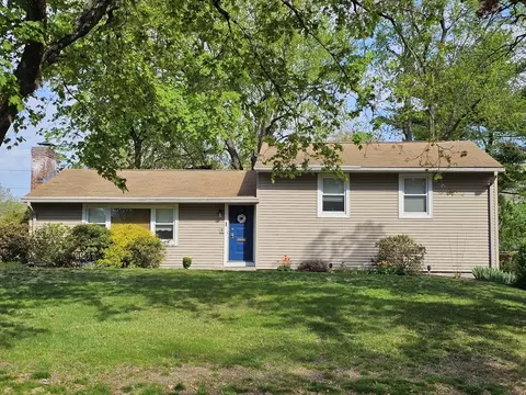24 Vanguard Ln, Longmeadow, MA 01106