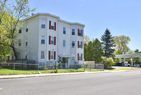 855 Liberty St, Springfield, MA 01104 photo 4