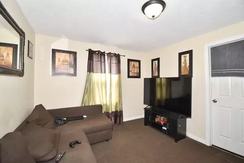 855 Liberty St, Springfield, MA 01104 photo 9