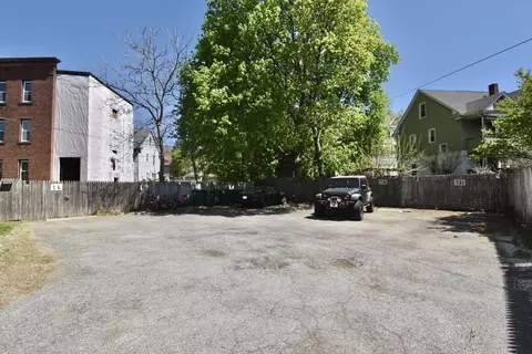 855 Liberty St, Springfield, MA 01104 photo 6