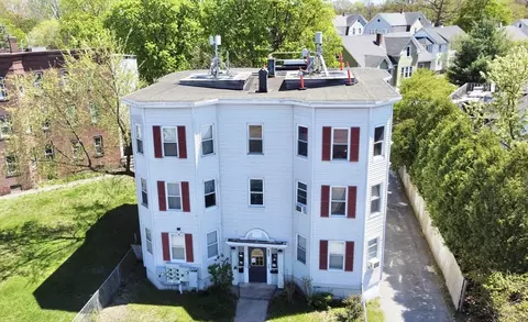 855 Liberty St, Springfield, MA 01104 photo 2