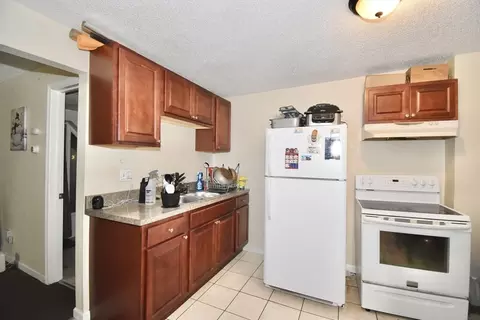 855 Liberty St, Springfield, MA 01104 photo 7