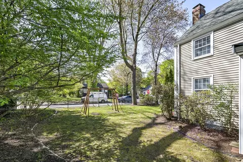 Exterior - 158 Oak St, Needham, MA 02492 photo 2 of 4