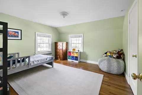Bedroom - 158 Oak St, Needham, MA 02492 photo 6 of 8