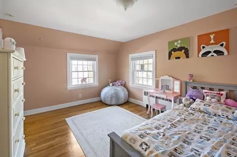 Bedroom - 158 Oak St, Needham, MA 02492 photo 5 of 8