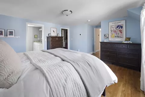 Bedroom - 158 Oak St, Needham, MA 02492 photo 4 of 8