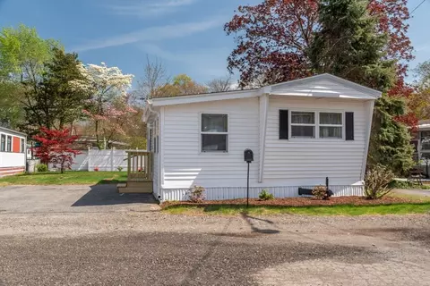 14 Lisa Dr, Taunton, MA 02780