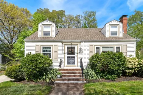 30 Van Brunt St, Hyde Park, MA 02136