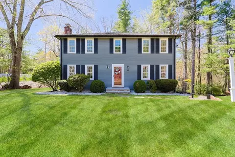 13 Brewster Rd, Norfolk, MA 02056