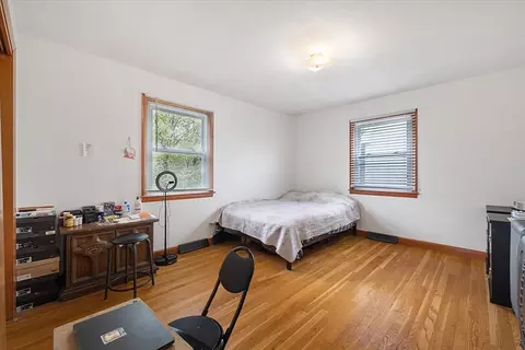 Bedroom - 31 Mount Ave, Worcester, MA 01606 photo 1 of 5