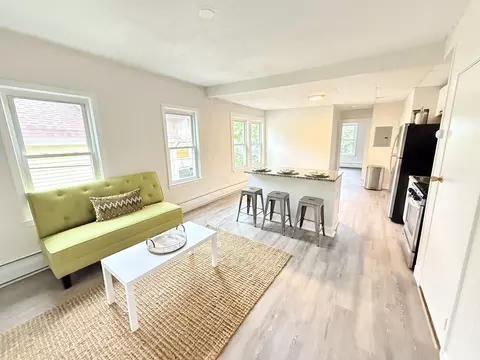 335-337 Spruce St, Chelsea, MA 02150