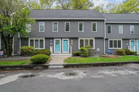17 Village Way #D, Norton, MA 02766