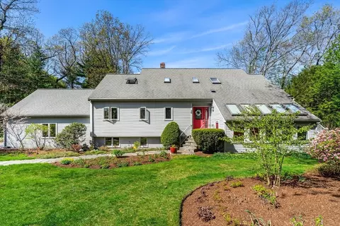 26 Stacey Cir, Concord, MA 01742