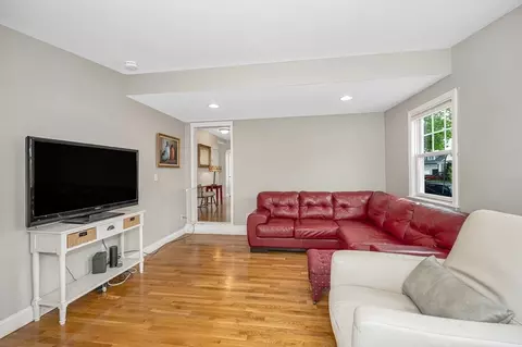 25 Ash St, Danvers, MA 01923 photo 11
