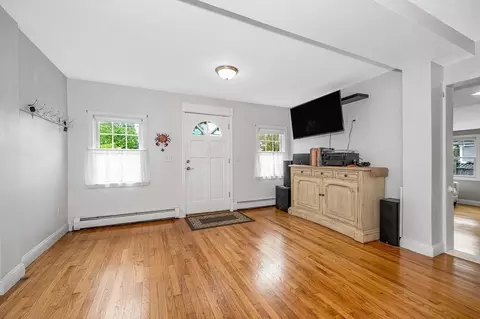 25 Ash St, Danvers, MA 01923 photo 8