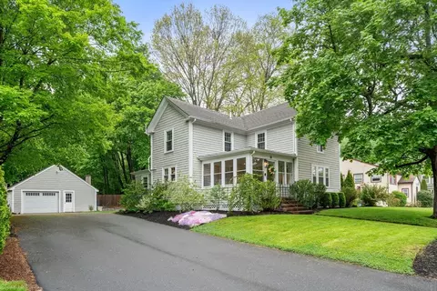18 Green, Medfield, MA 02052