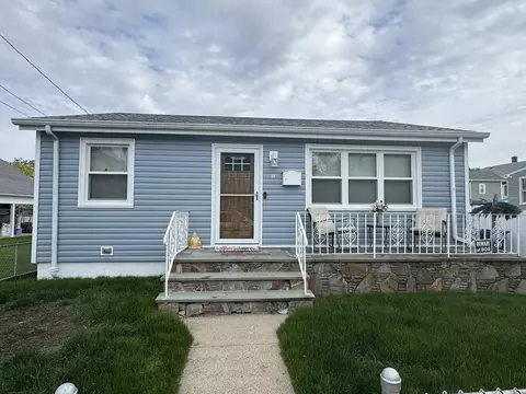 59 Norman St, New Bedford, MA 02744