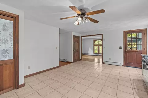 30 Searle St, Georgetown, MA 01833 photo 7