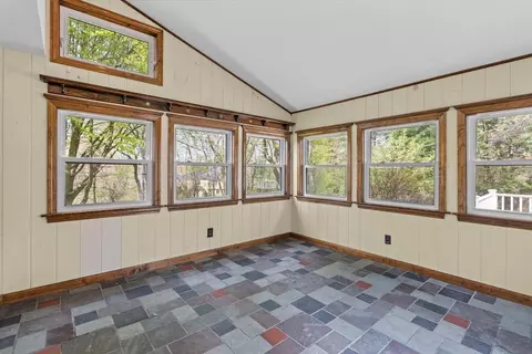 30 Searle St, Georgetown, MA 01833 photo 8