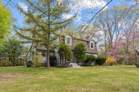 30 Searle St, Georgetown, MA 01833 photo 2