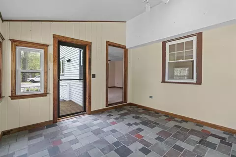30 Searle St, Georgetown, MA 01833 photo 9