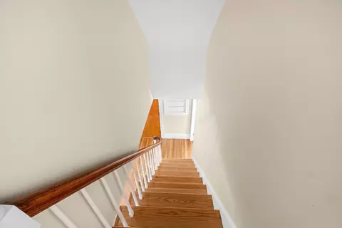 Entry Way - 79 Middle Rd, Acushnet, MA 02743 photo 4 of 4