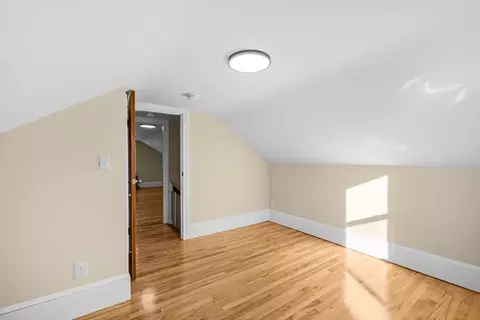 Bedroom - 79 Middle Rd, Acushnet, MA 02743 photo 2 of 5