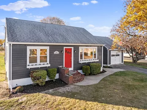 Exterior - 79 Middle Rd, Acushnet, MA 02743 photo 3 of 7
