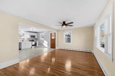 Living - 79 Middle Rd, Acushnet, MA 02743 photo 2 of 2