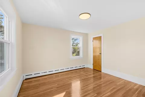 Bedroom - 79 Middle Rd, Acushnet, MA 02743 photo 5 of 5