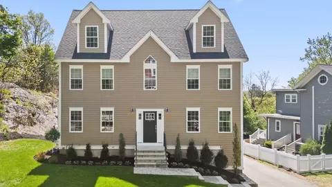 31 Poplar St, Melrose, MA 02176