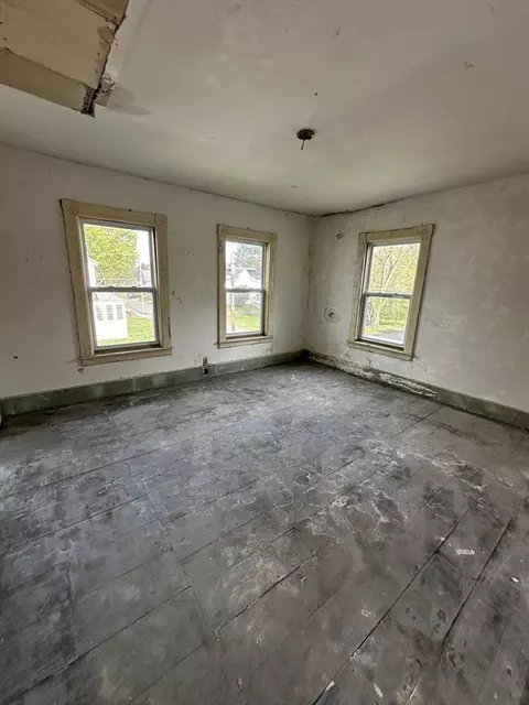 23 E Myrtle St, Orange, MA 01364 photo 17