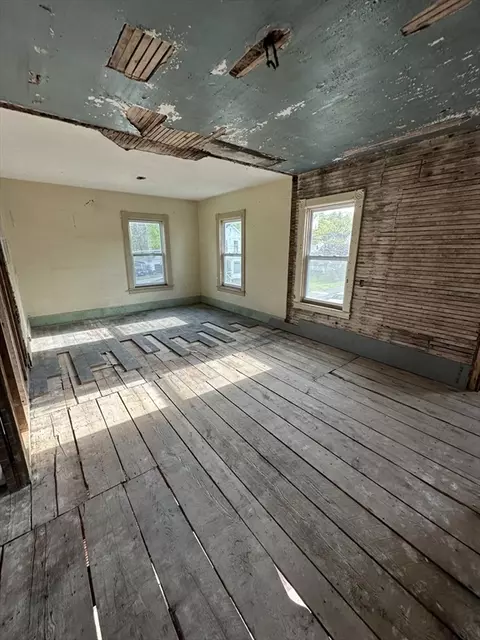 23 E Myrtle St, Orange, MA 01364 photo 11