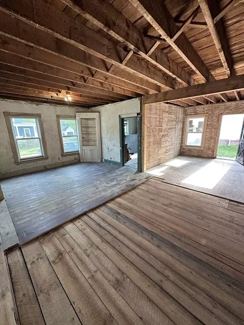 23 E Myrtle St, Orange, MA 01364 photo 8