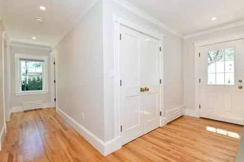 Entry Way - 70 Tedesco St, Marblehead, MA 01945 photo 3 of 4