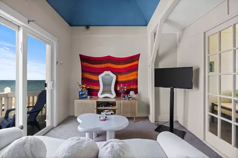 Living - 64 Moore St, Winthrop, MA 02152 photo 1 of 1