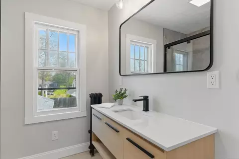 33 Derryfield Ave, Springfield, MA 01118 photo 21