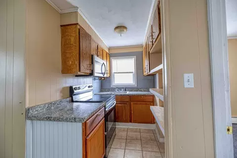 47 Mulberry St, Fall River, MA 02721 photo 3